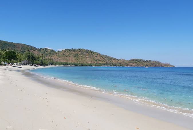 Beautiful Places in Senggigi: Beaches and Sunset Spots